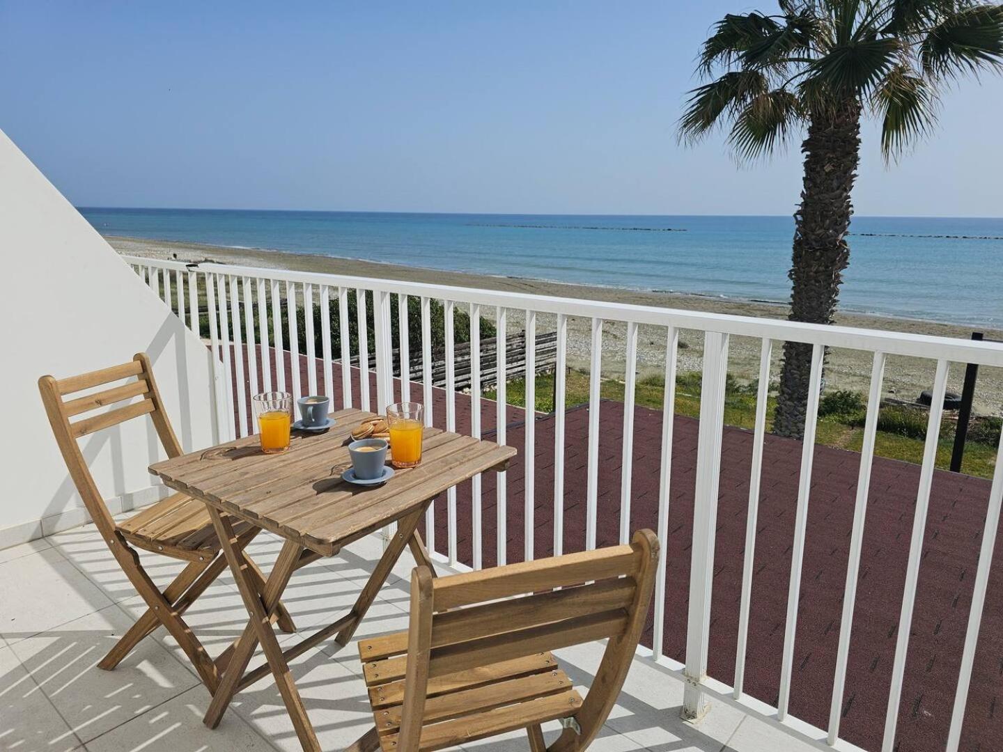 Ammos Beachfront Villa Paradise Larnaca Esterno foto