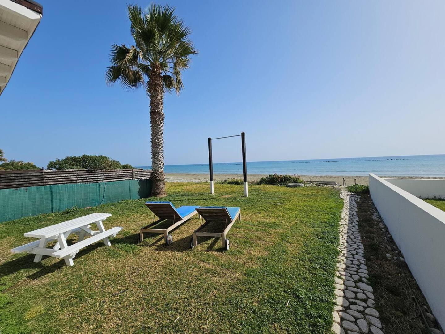 Ammos Beachfront Villa Paradise Larnaca Esterno foto